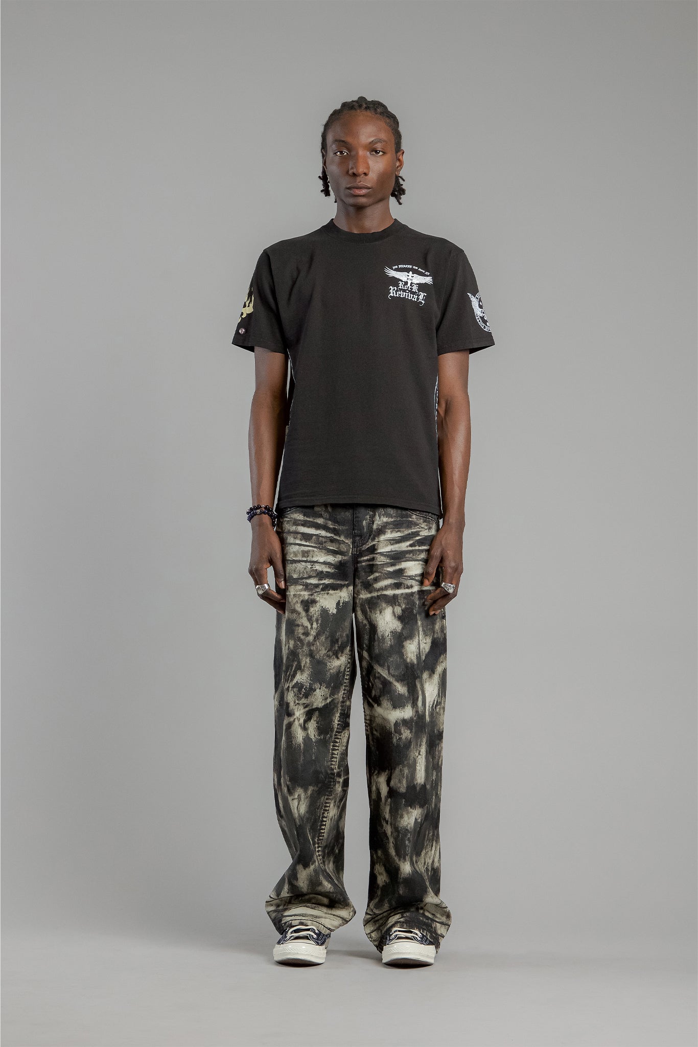 Winged Baroque Cross Graphic Tee in Black