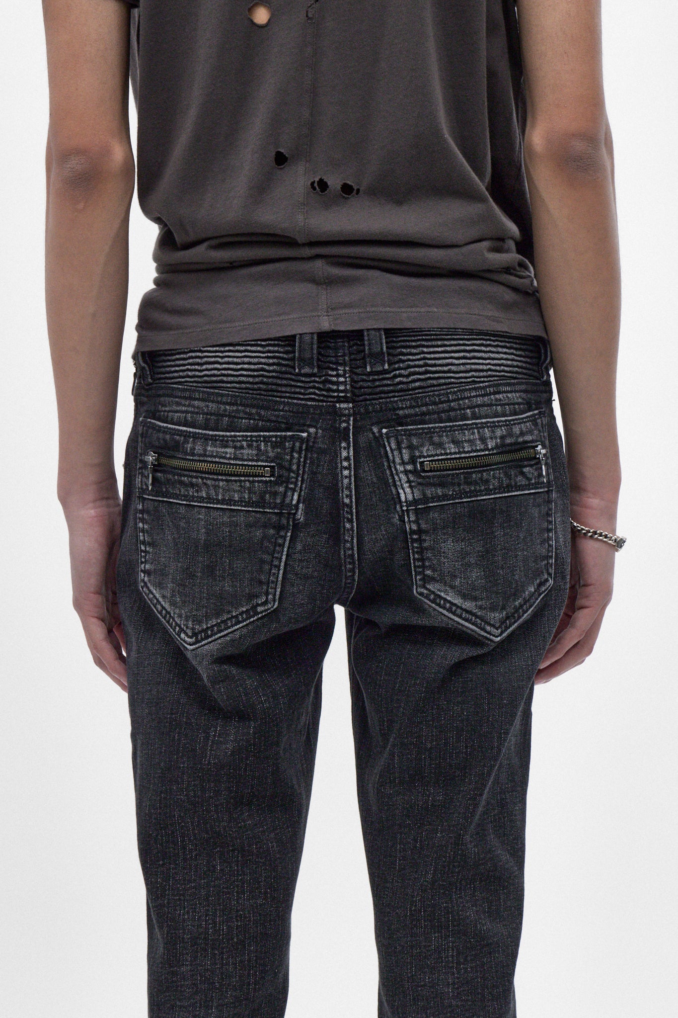 Charlie Slim Jeans in Black Wash
