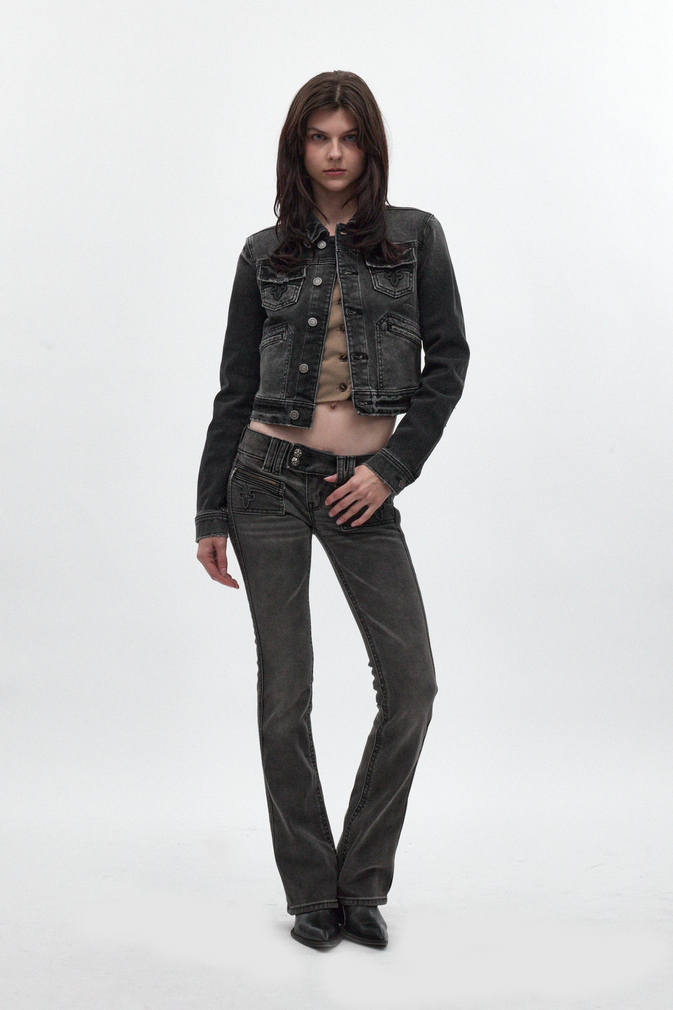 Gwen Cropped Fitted Denim Jacket in Black Washed