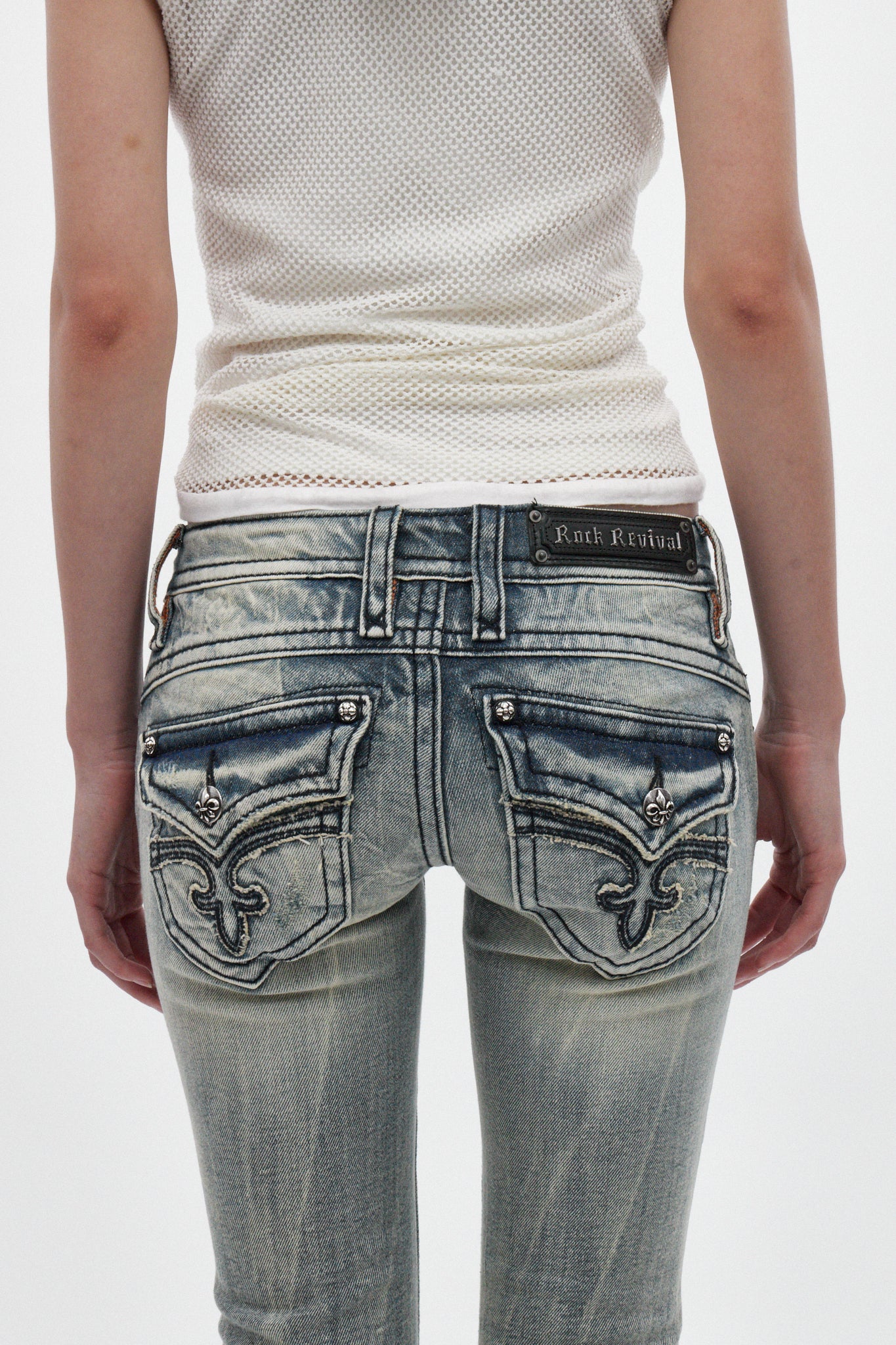 Gwen Super Low-Rise Bootcut Jeans in Stonewash Blue
