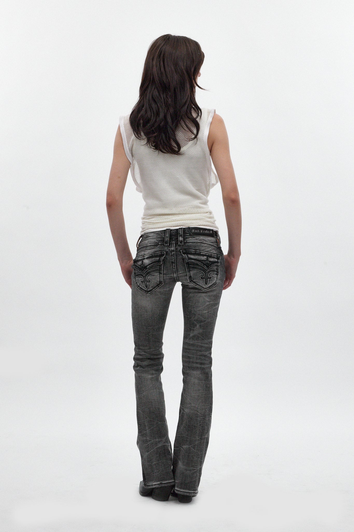 Gwen Super Low-Rise Bootcut Jeans in Black Dusk Fade
