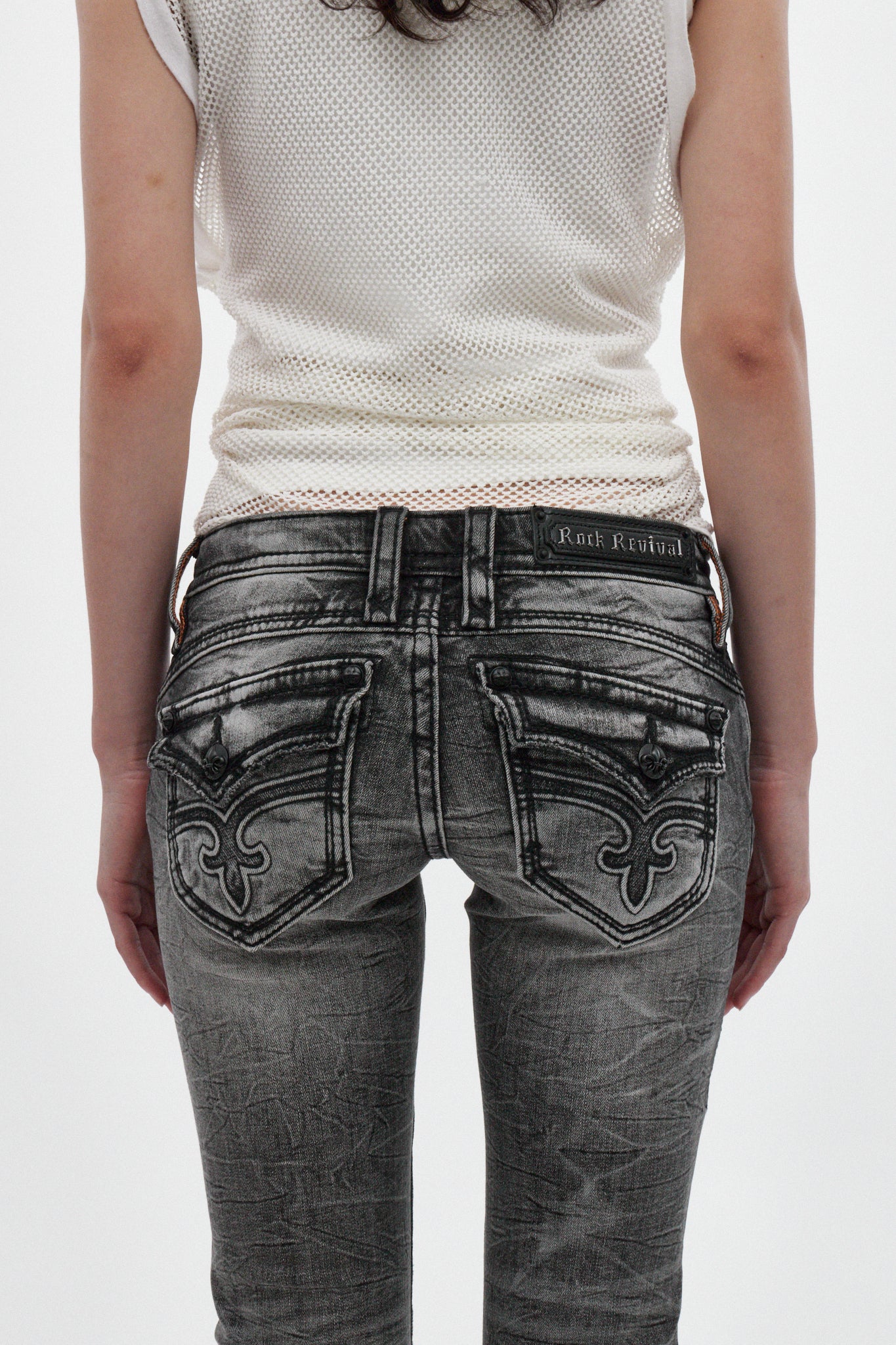 Gwen Super Low-Rise Bootcut Jeans in Black Dusk Fade
