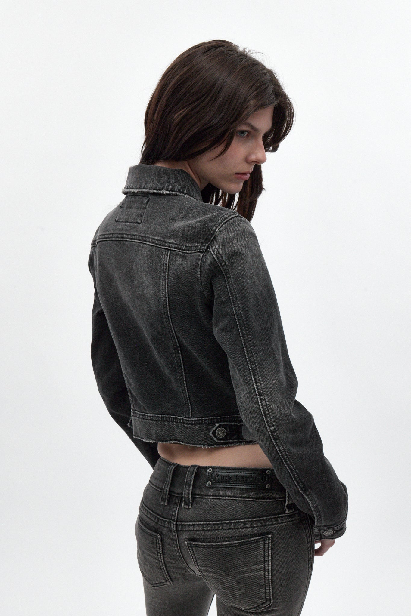 Gwen Cropped Fitted Denim Jacket in Black Washed