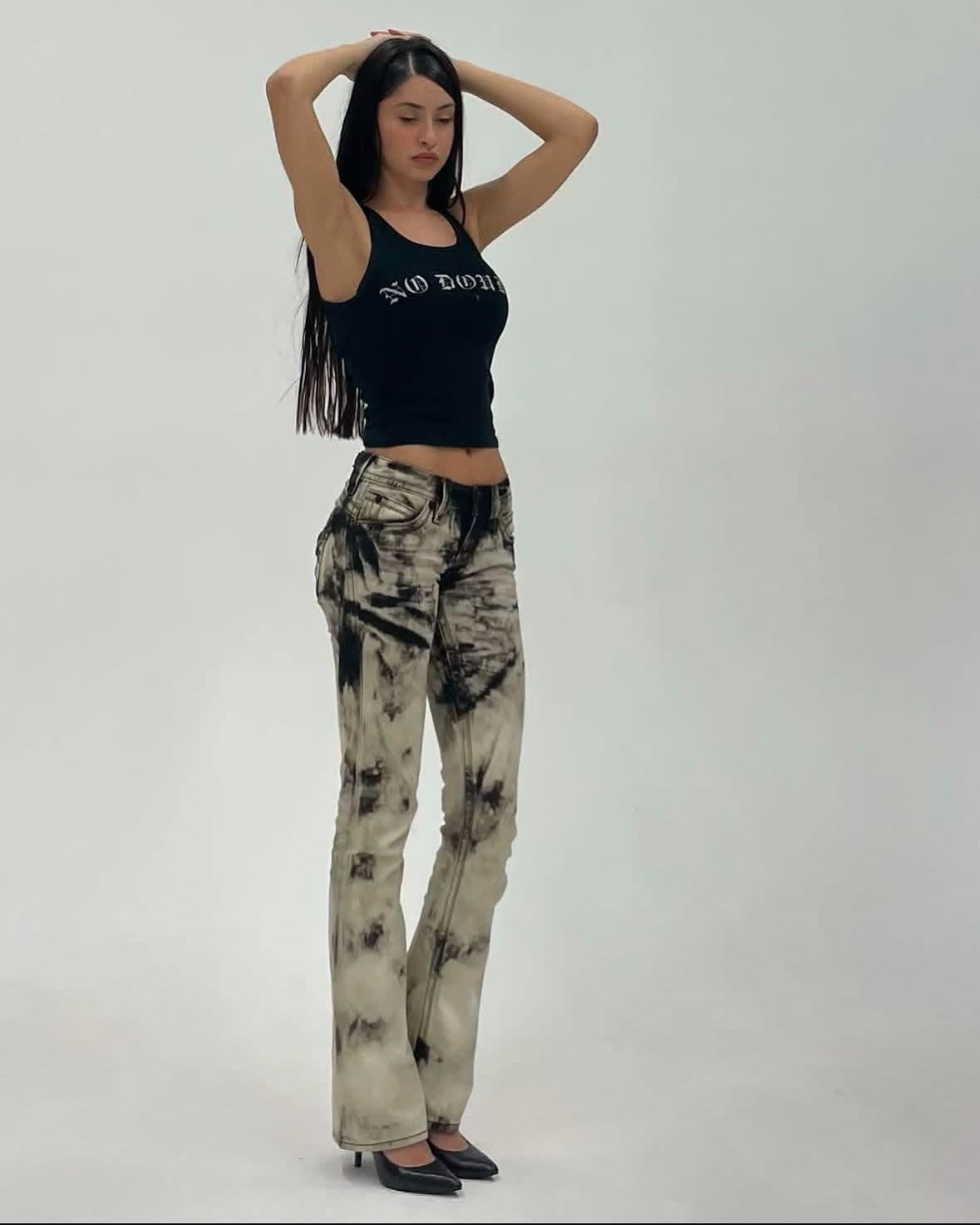 Gwen Low-Rise Bootcut Jeans in Cloud