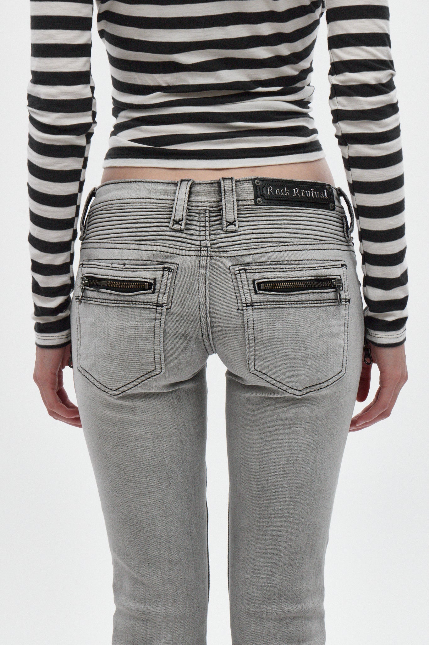 Kamil Super Low-Rise Bootcut Jeans in Light Gray