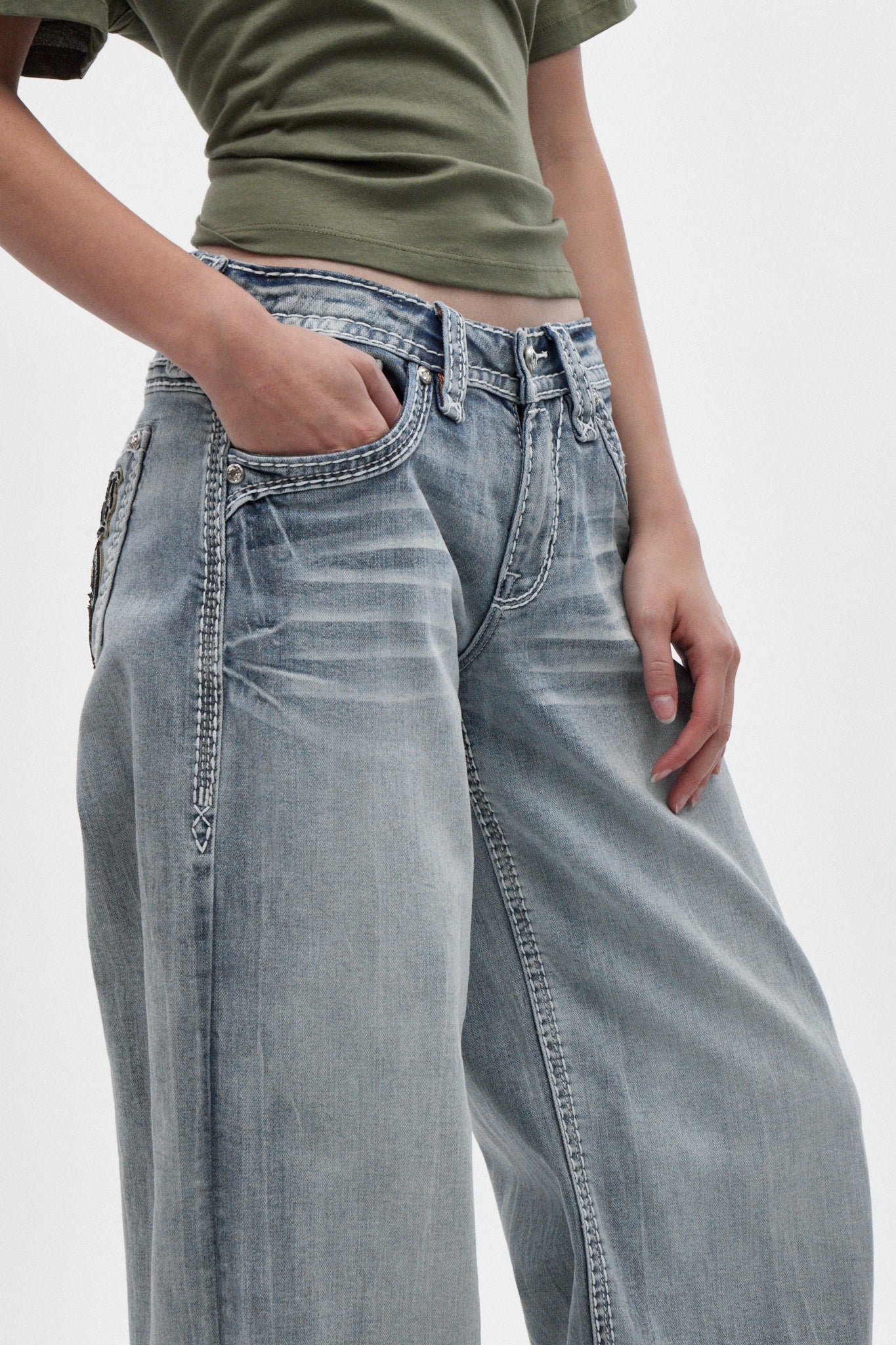 Lakia High Rise Baggy Jeans in Acid Blue