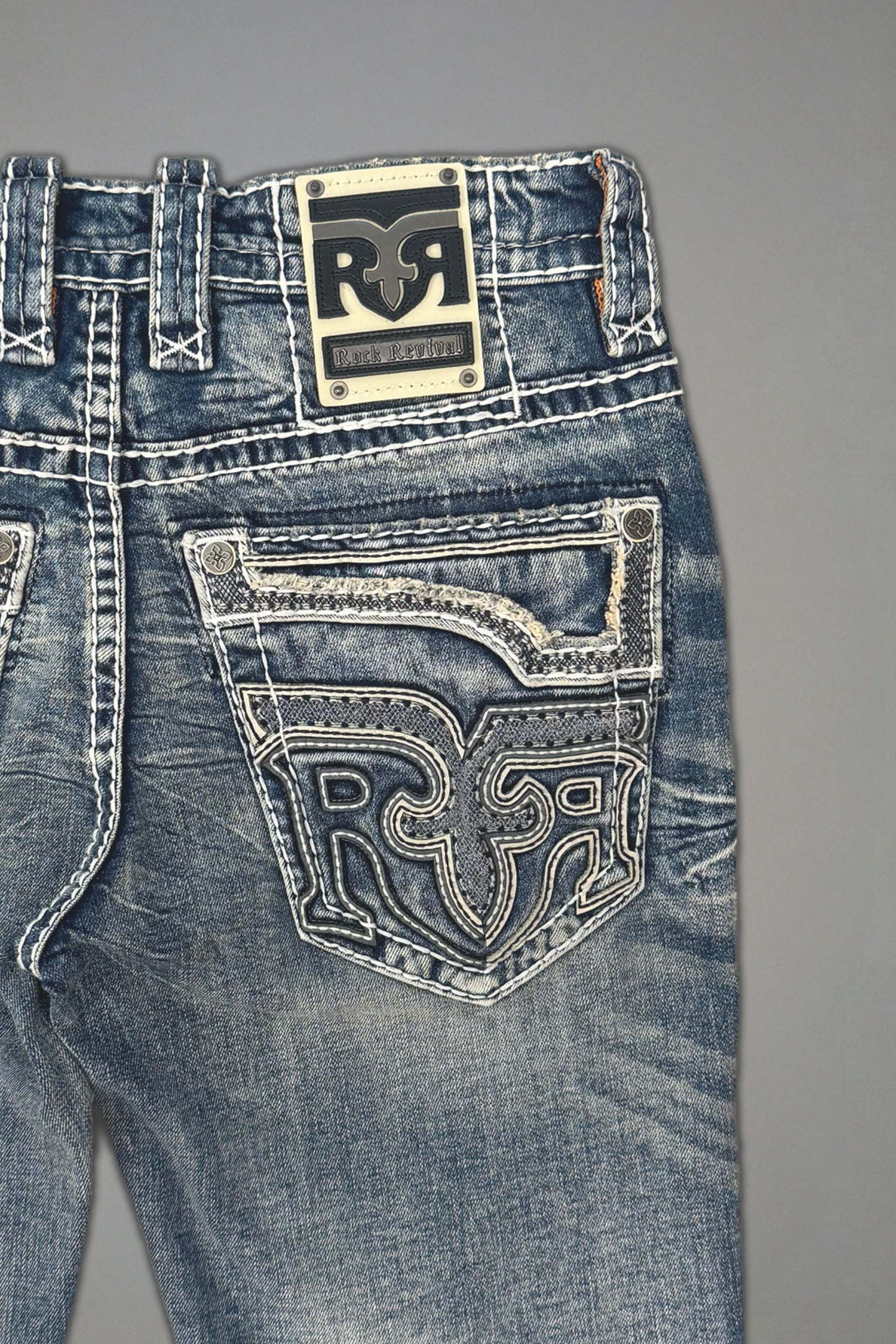 Xander Bootcut Jeans in Medium Blue