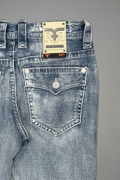 Clark Relaxed Straight in Light Wash