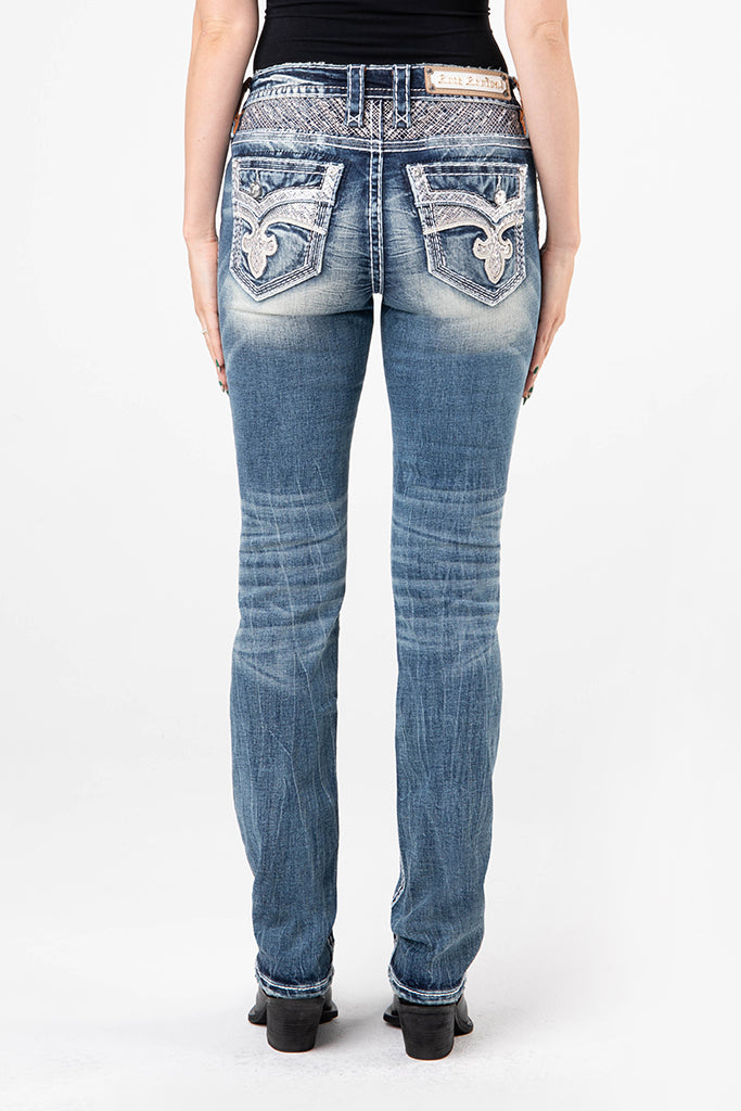 Yui Straight Jeans in Medium Wash