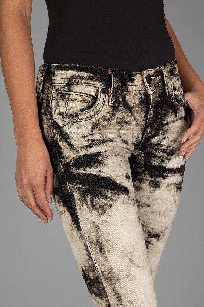 Gwen Low-Rise Bootcut Jeans in Cloud