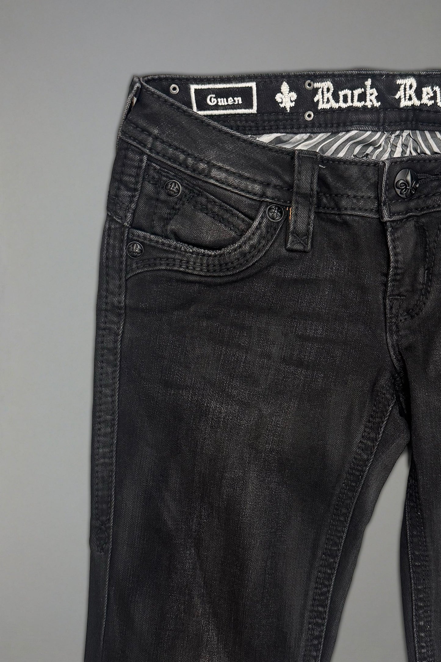 Gwen Super Low-Rise Bootcut Jeans in Black Fade Coating