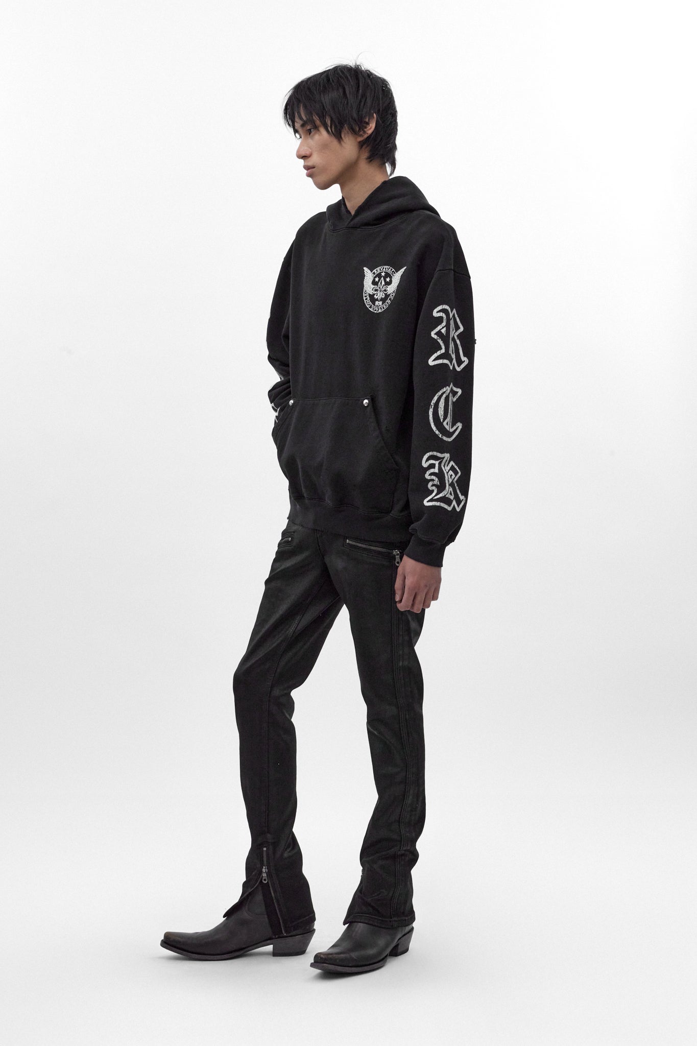 Wing Crest Hoodie in Black