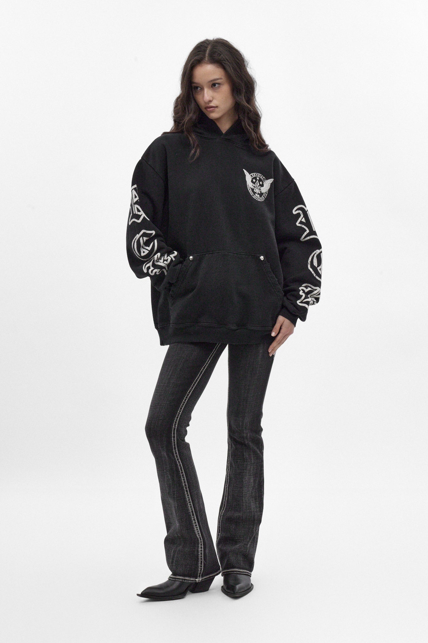 Wing Crest Hoodie in Black (W)