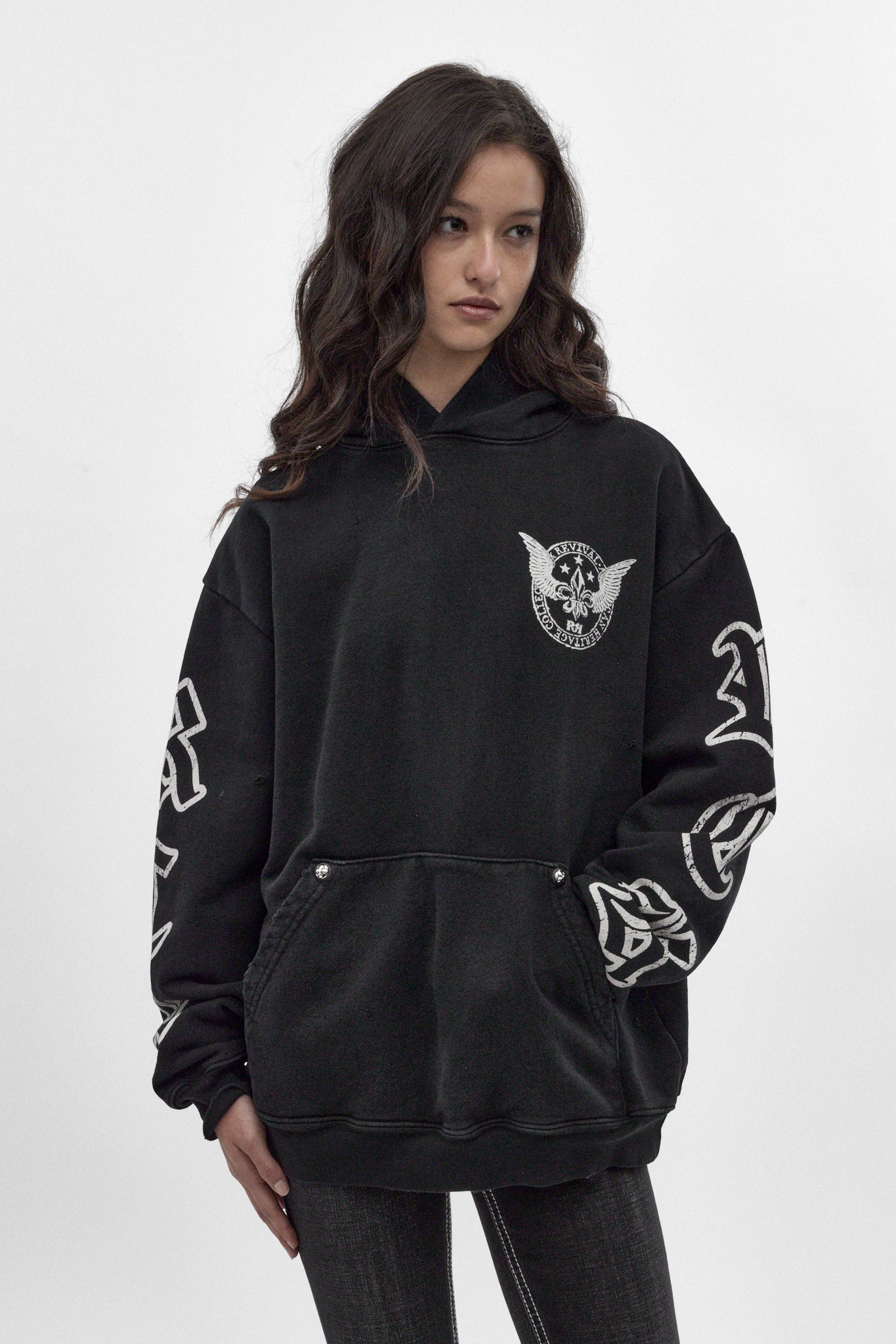 Wing Crest Hoodie in Black (W)