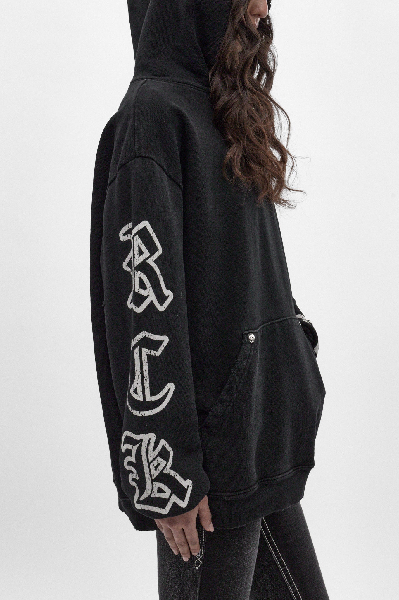Wing Crest Hoodie in Black (W)