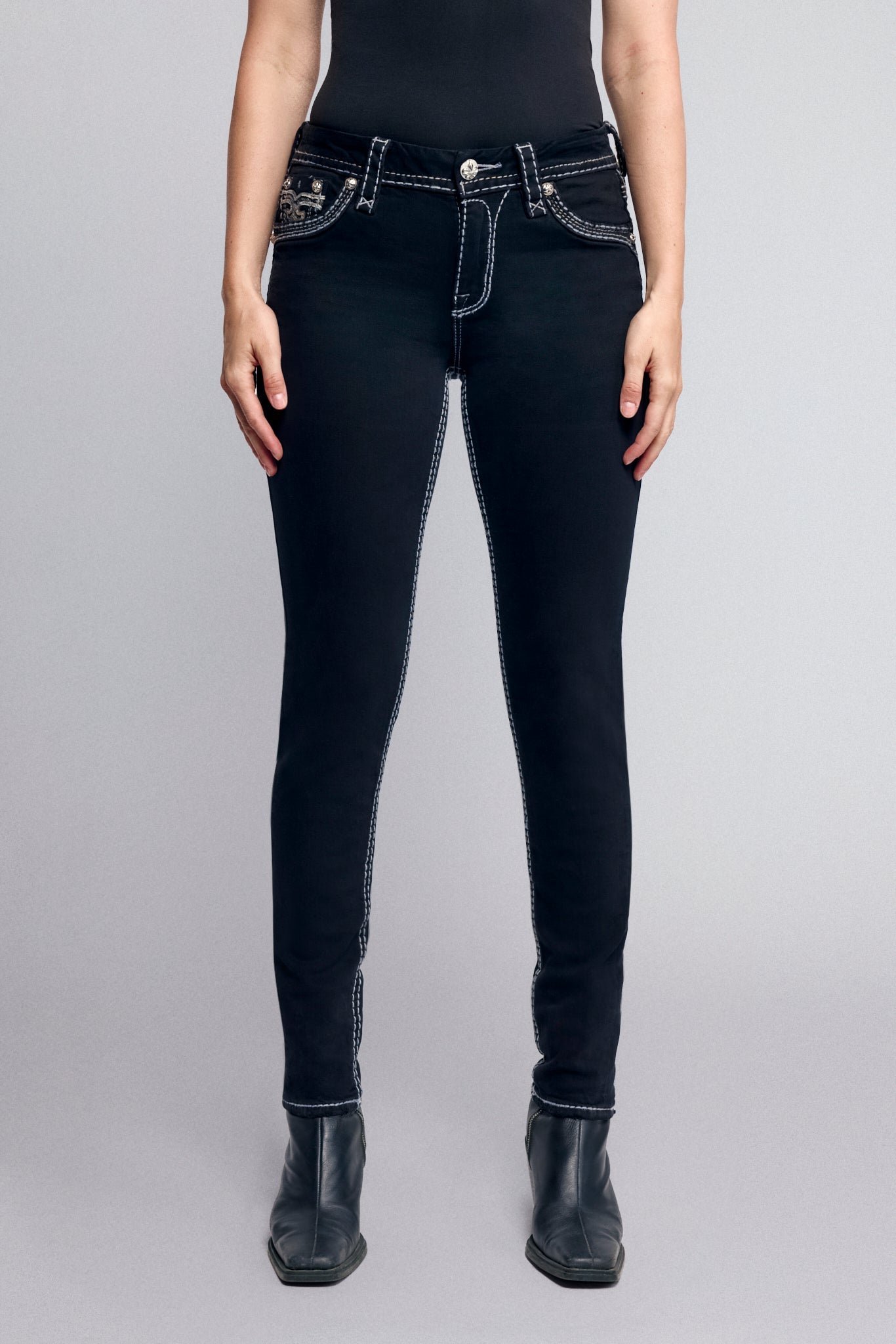 Colleen Skinny Jeans in Black