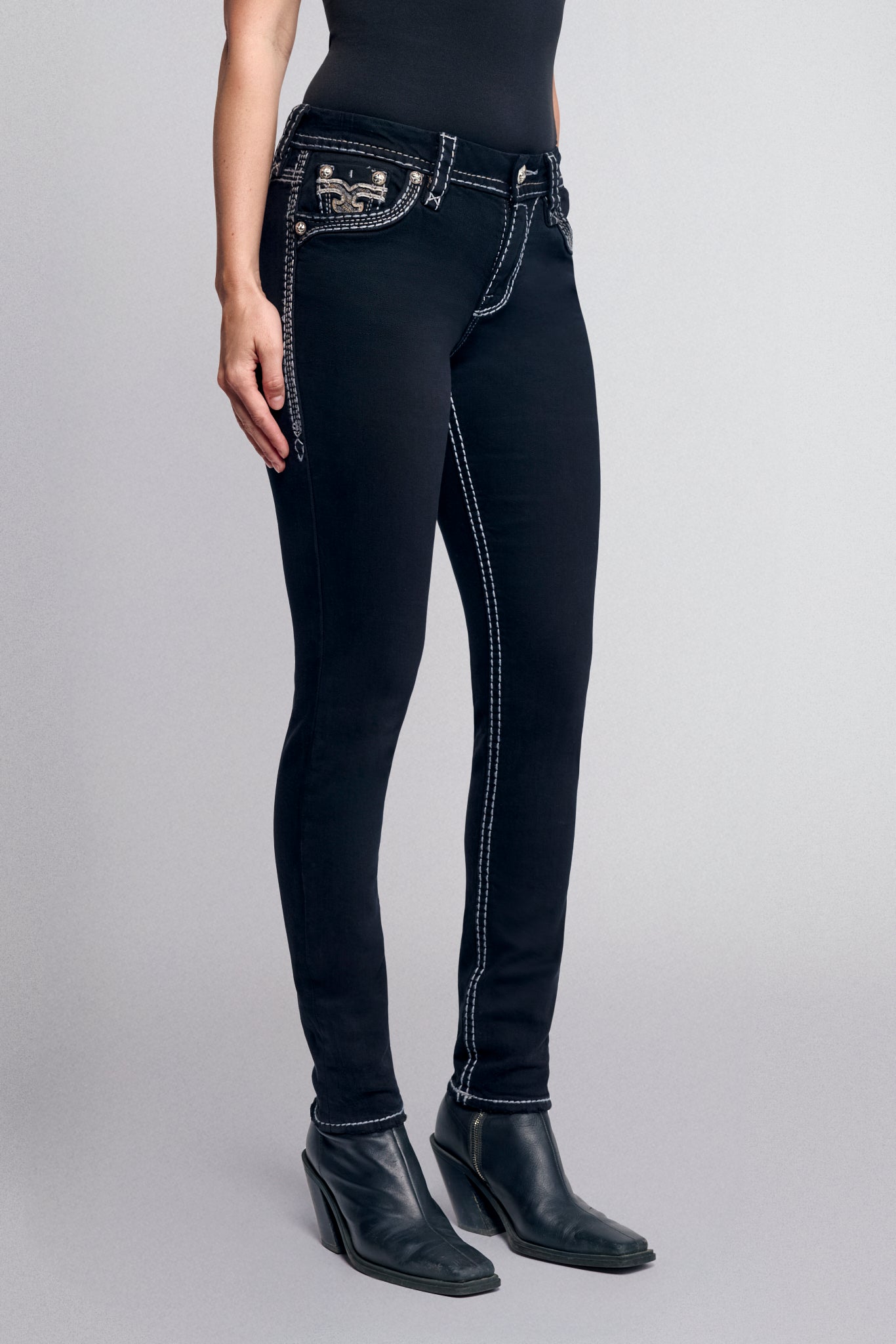Colleen Skinny Jeans in Black