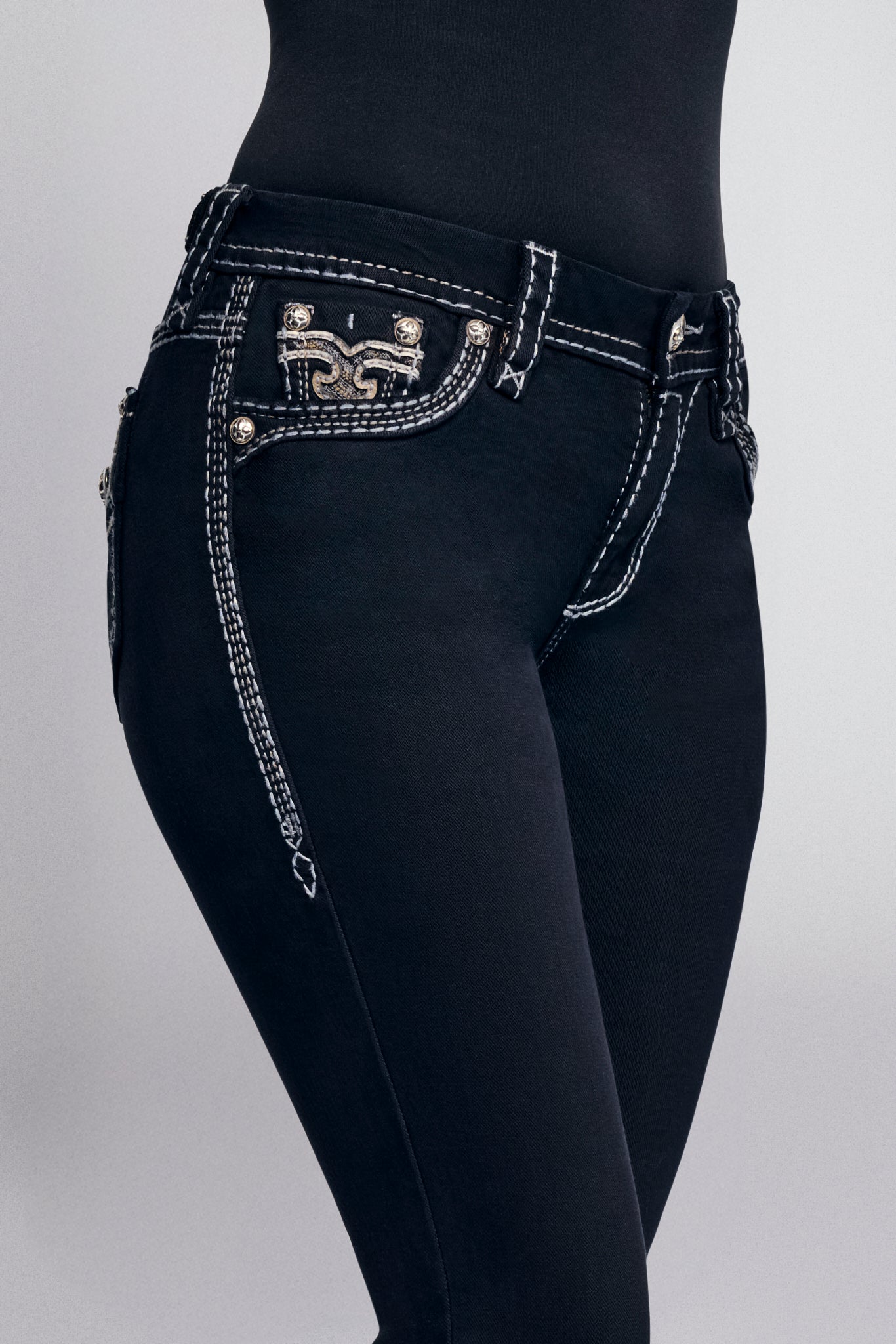 Colleen Skinny Jeans in Black