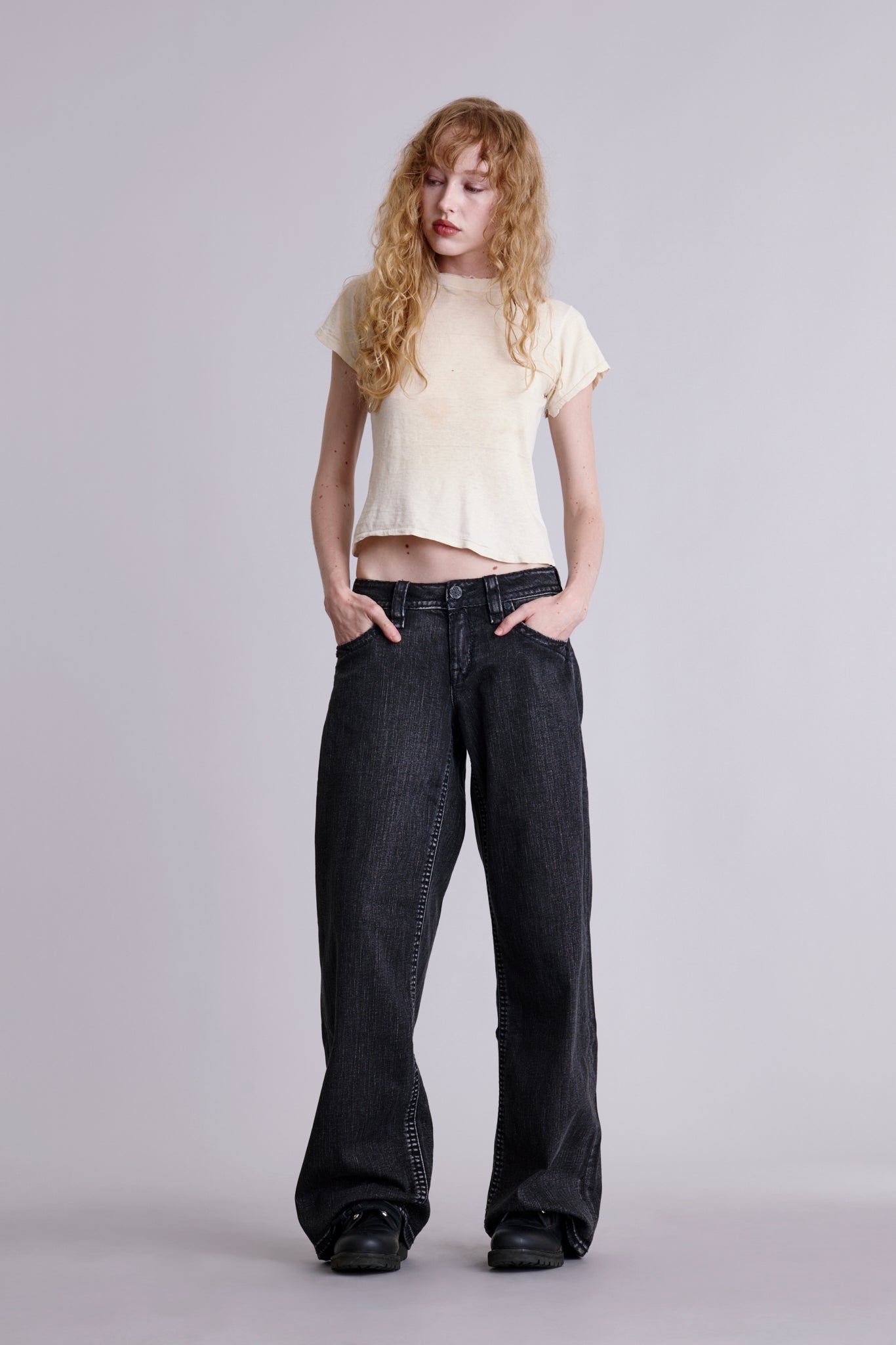 Titania Low-Rise Baggy Jeans in Black