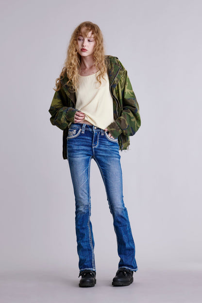 Yui Bootcut Jeans in Medium Wash