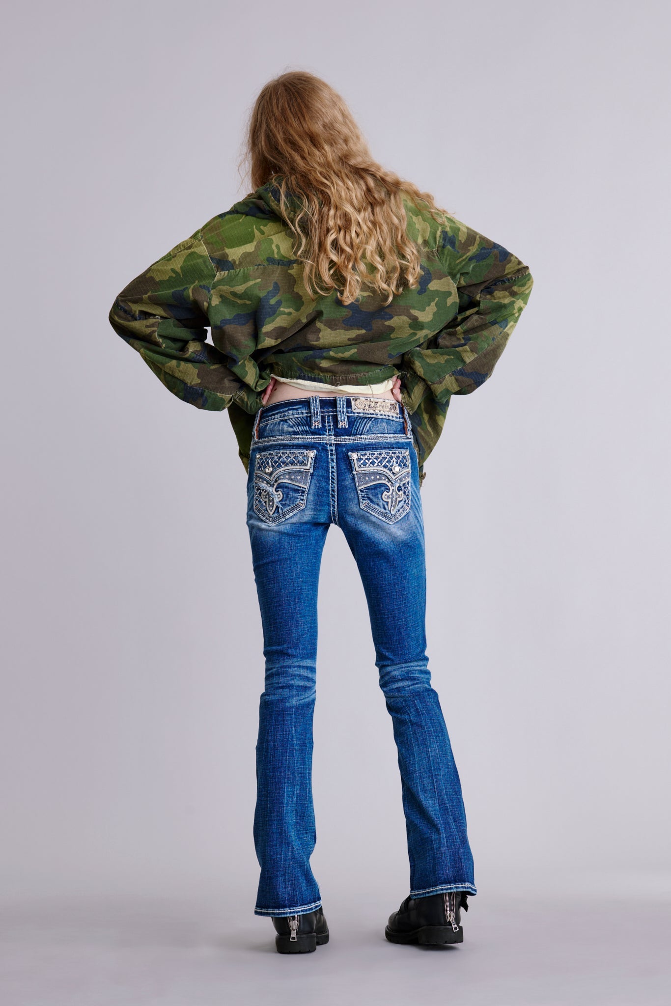 Yui Bootcut Jeans in Medium Wash
