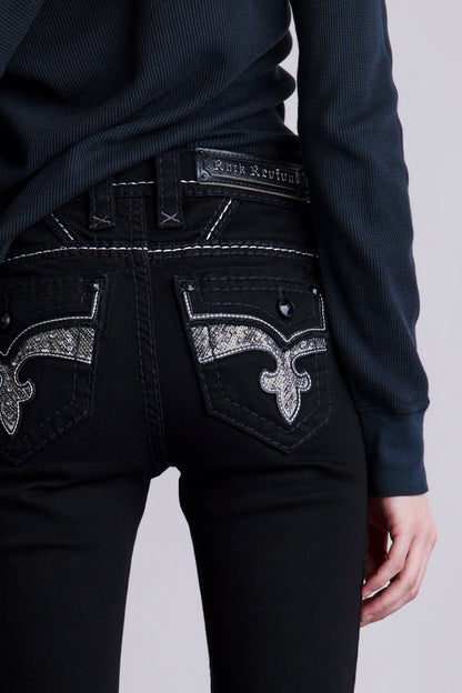 Yui Bootcut Jeans in Black