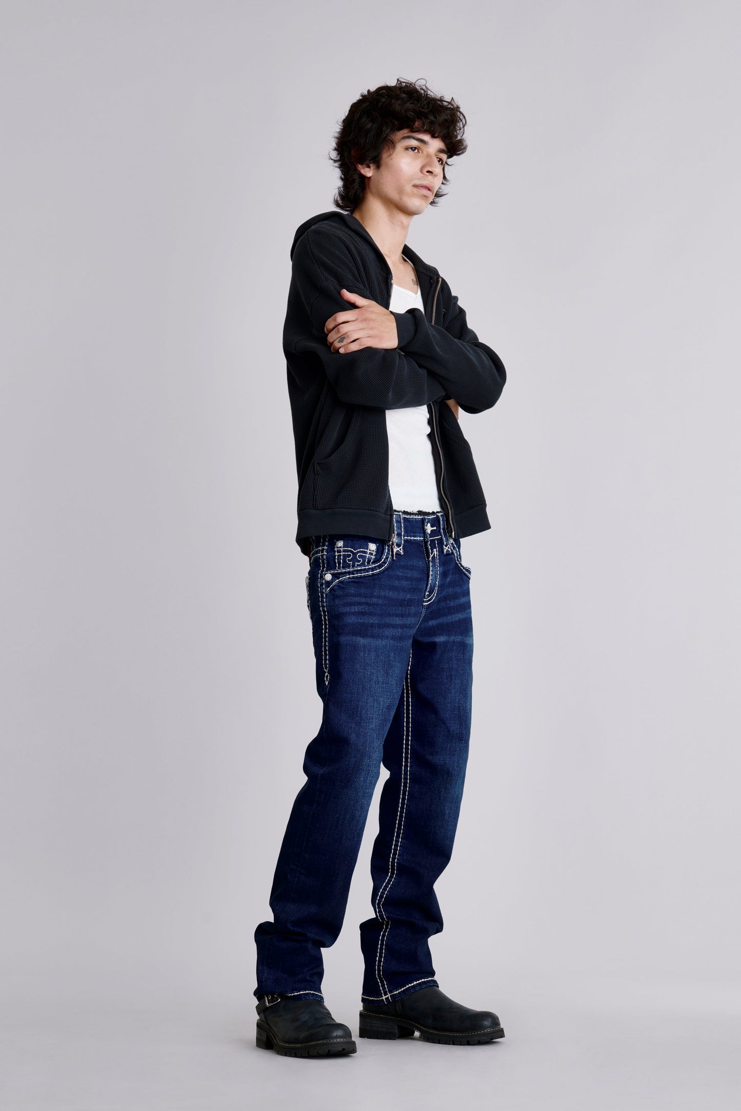 Titan Relaxed Straight in Dark/White