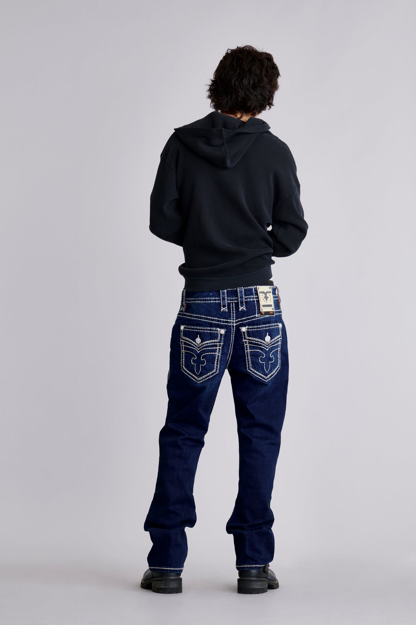 Titan Relaxed Straight in Dark/White