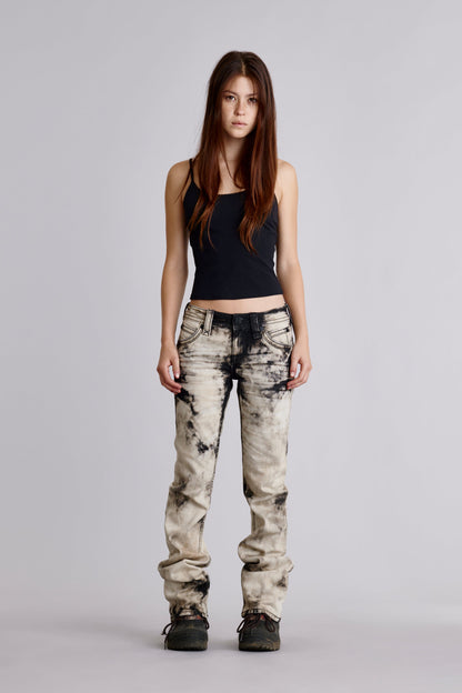 Gwen Low-Rise Bootcut Jeans in Cloud