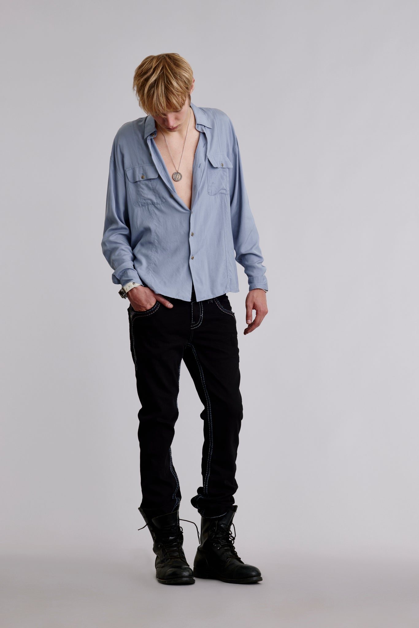 Jonathan Straight Jeans in Black