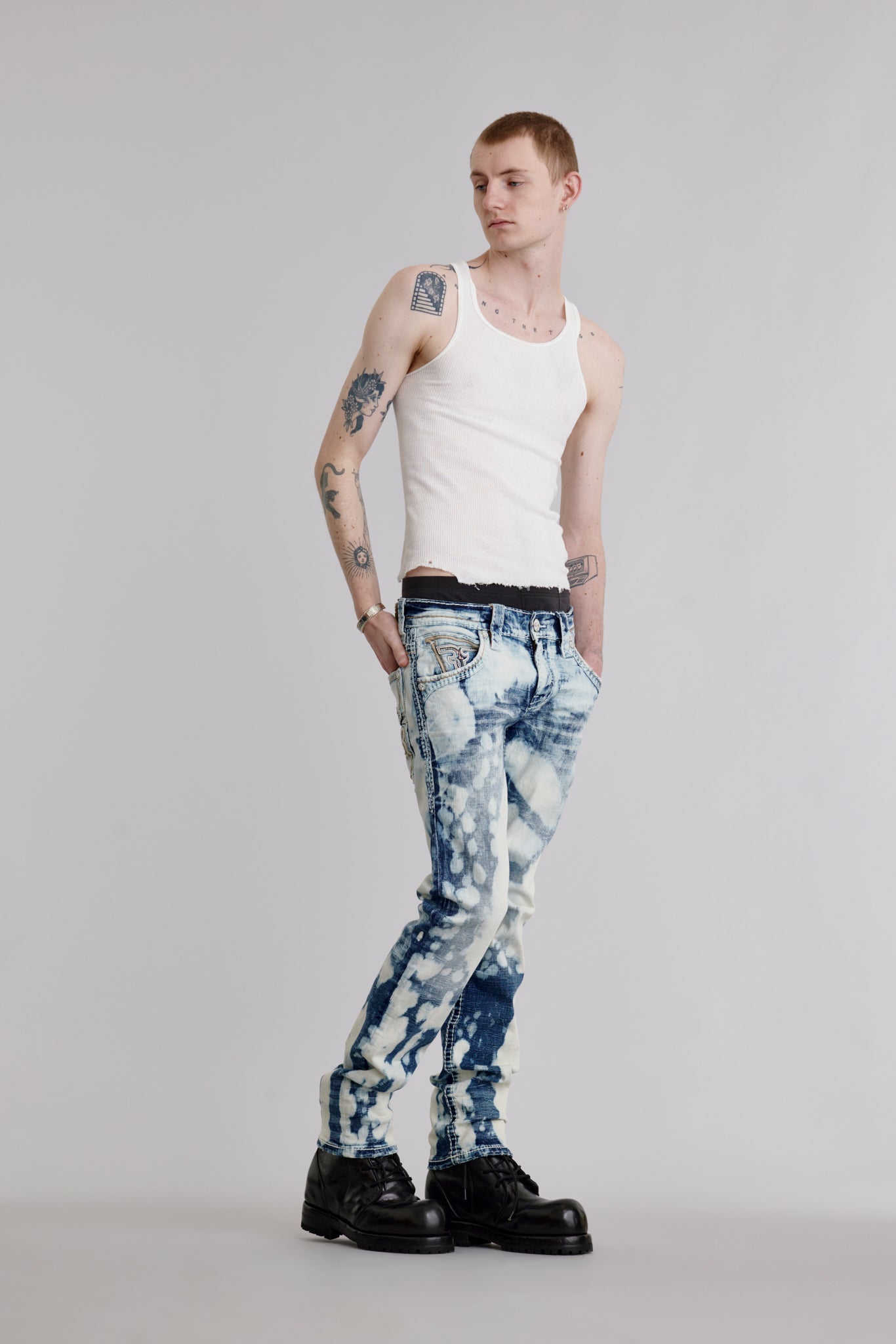 Ermias Straight Jeans in Acid Blue