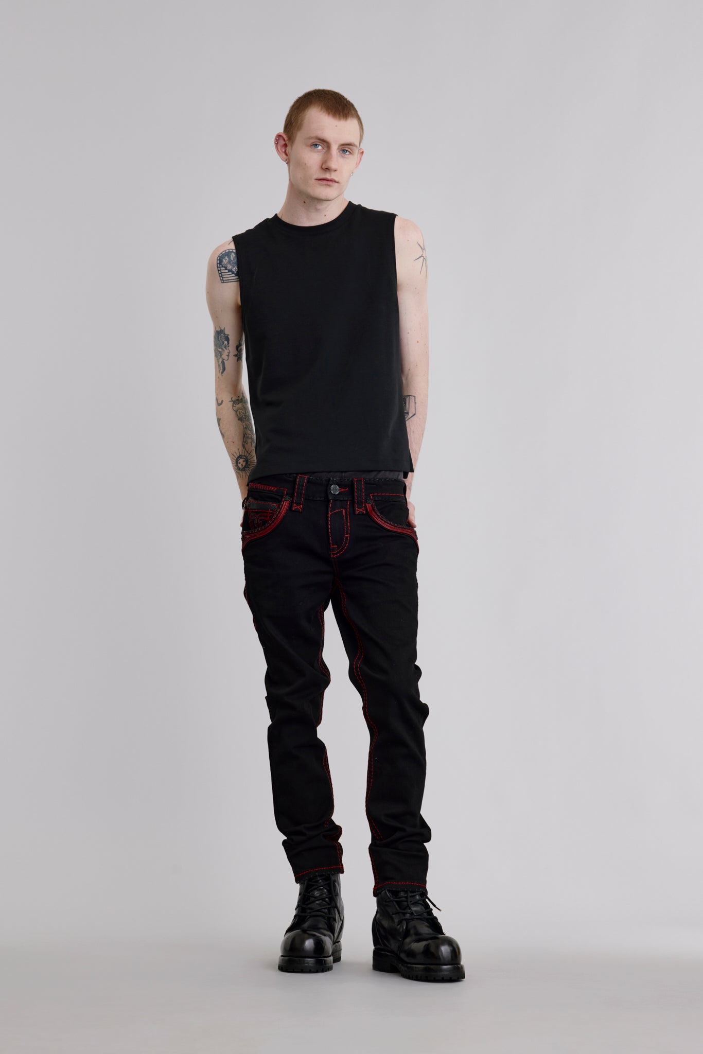 Zinfandel Alt Straight Jeans in Black