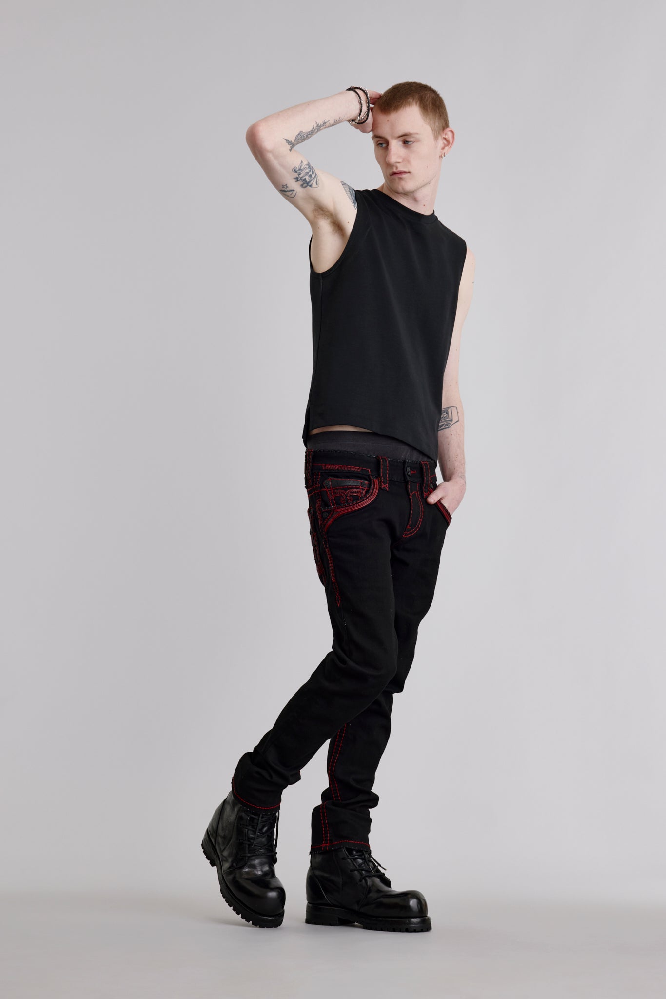 Zinfandel Alt Straight Jeans in Black