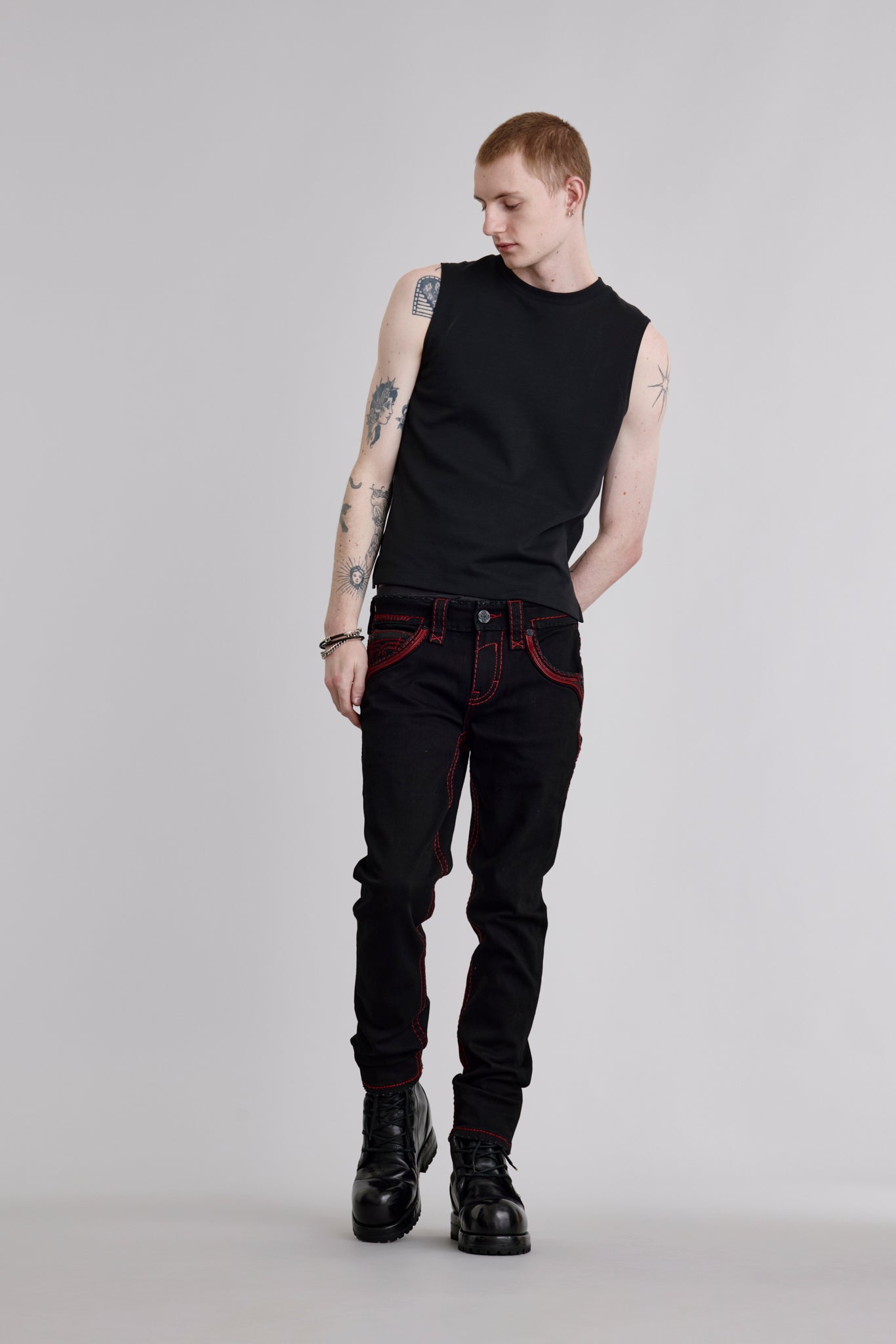 Zinfandel Alt Straight Jeans in Black