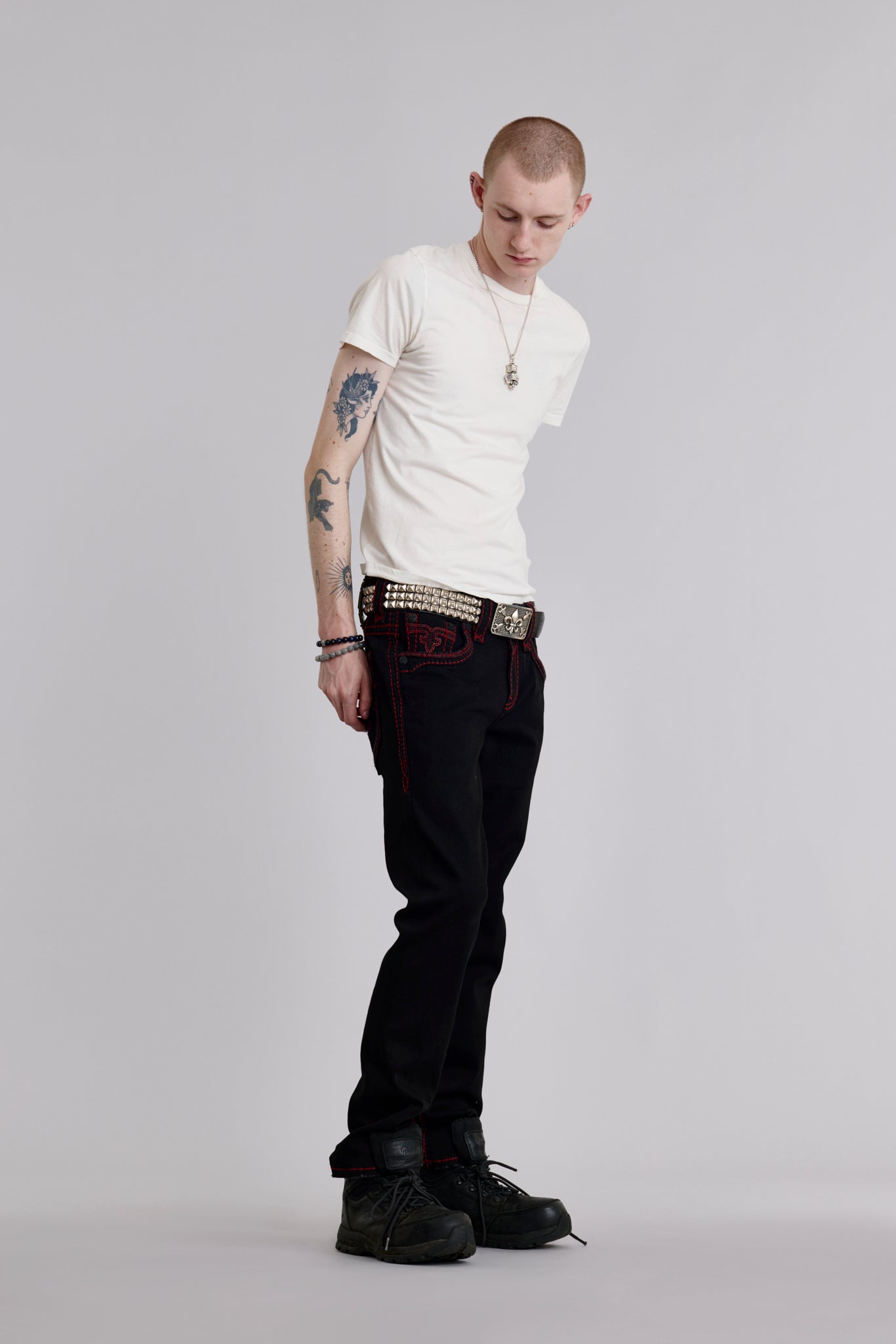 Arther Straight in Black on Red
