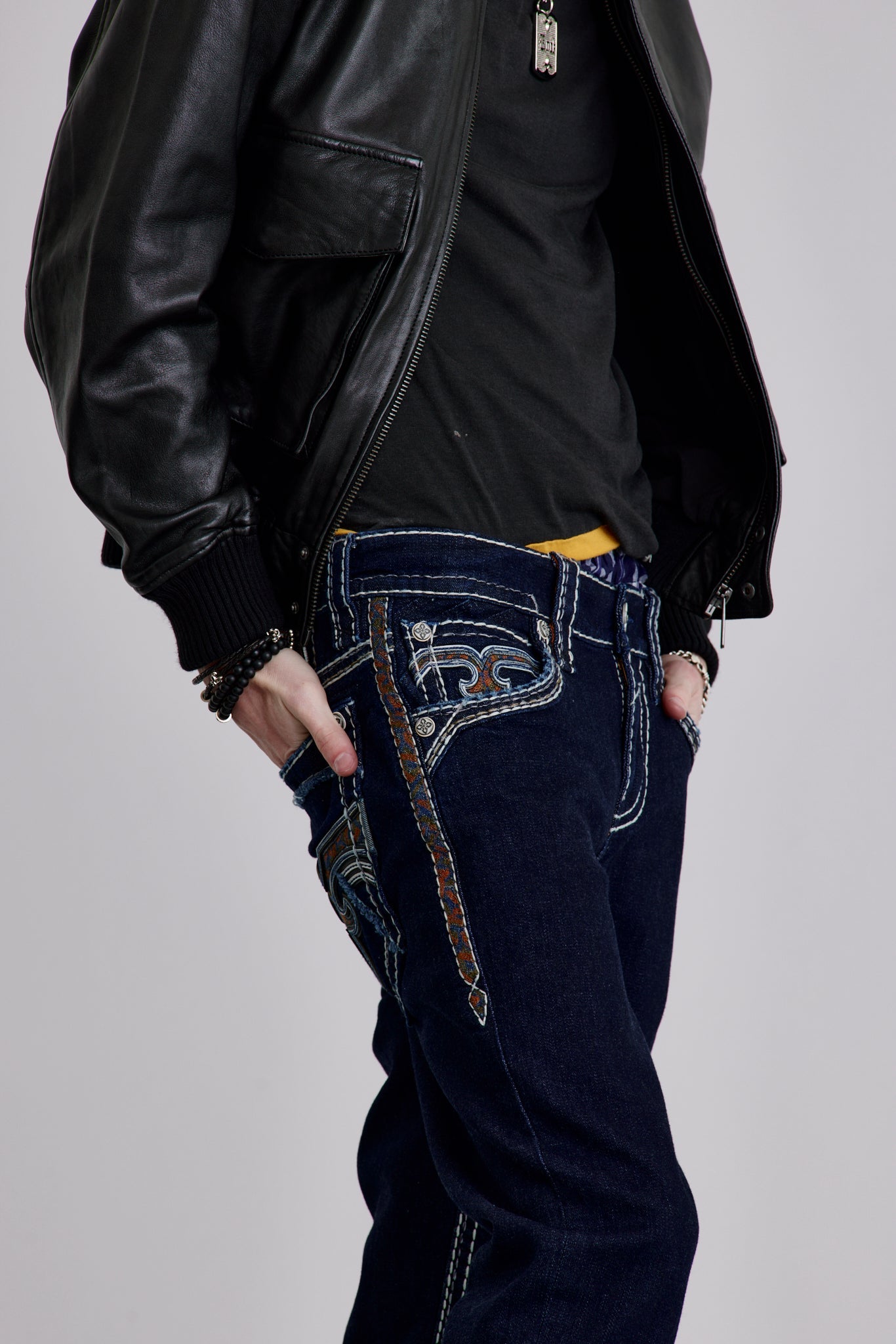 Isaiah Straight Jeans in Dark Blue