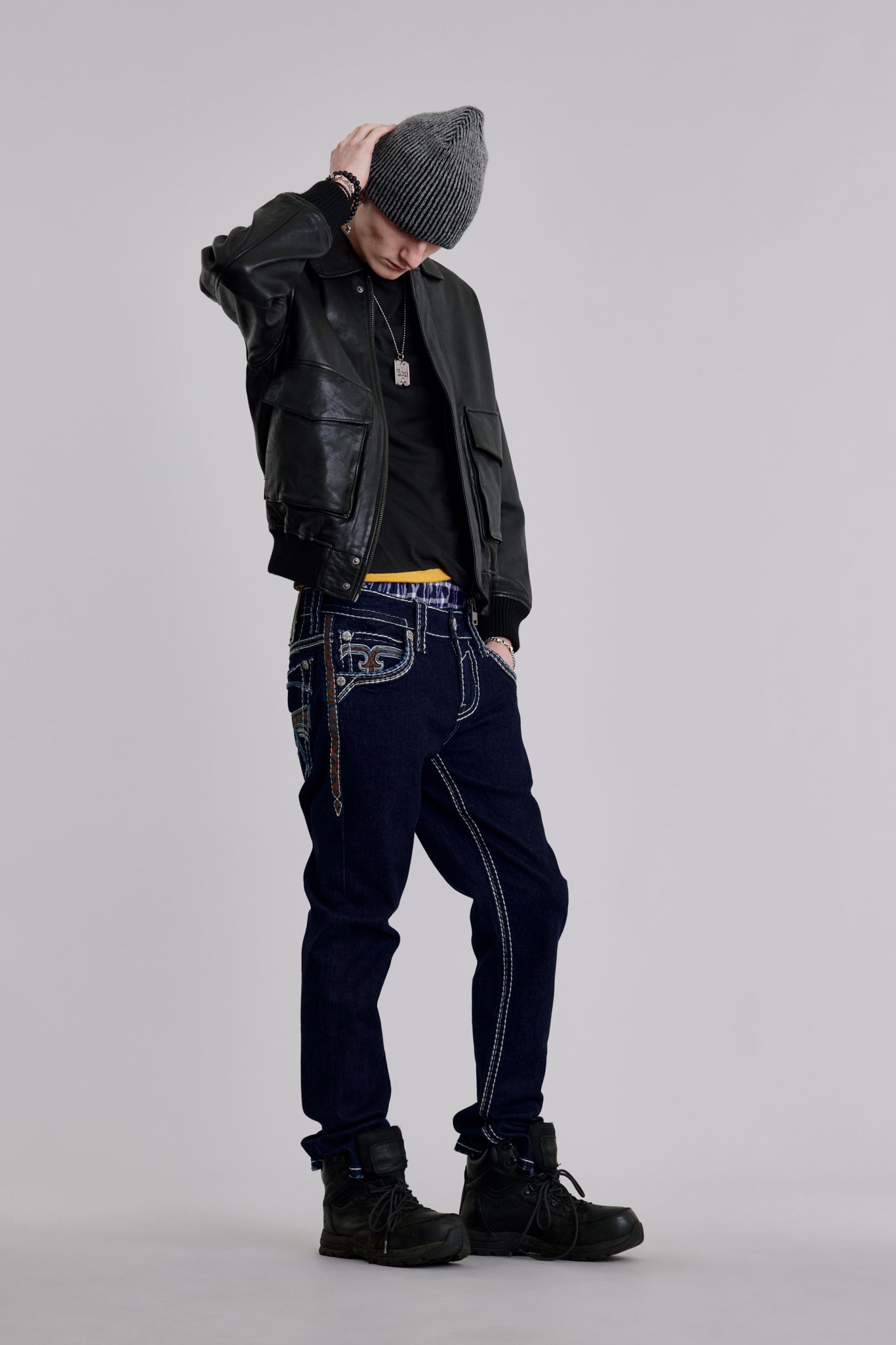 Isaiah Straight Jeans in Dark Blue