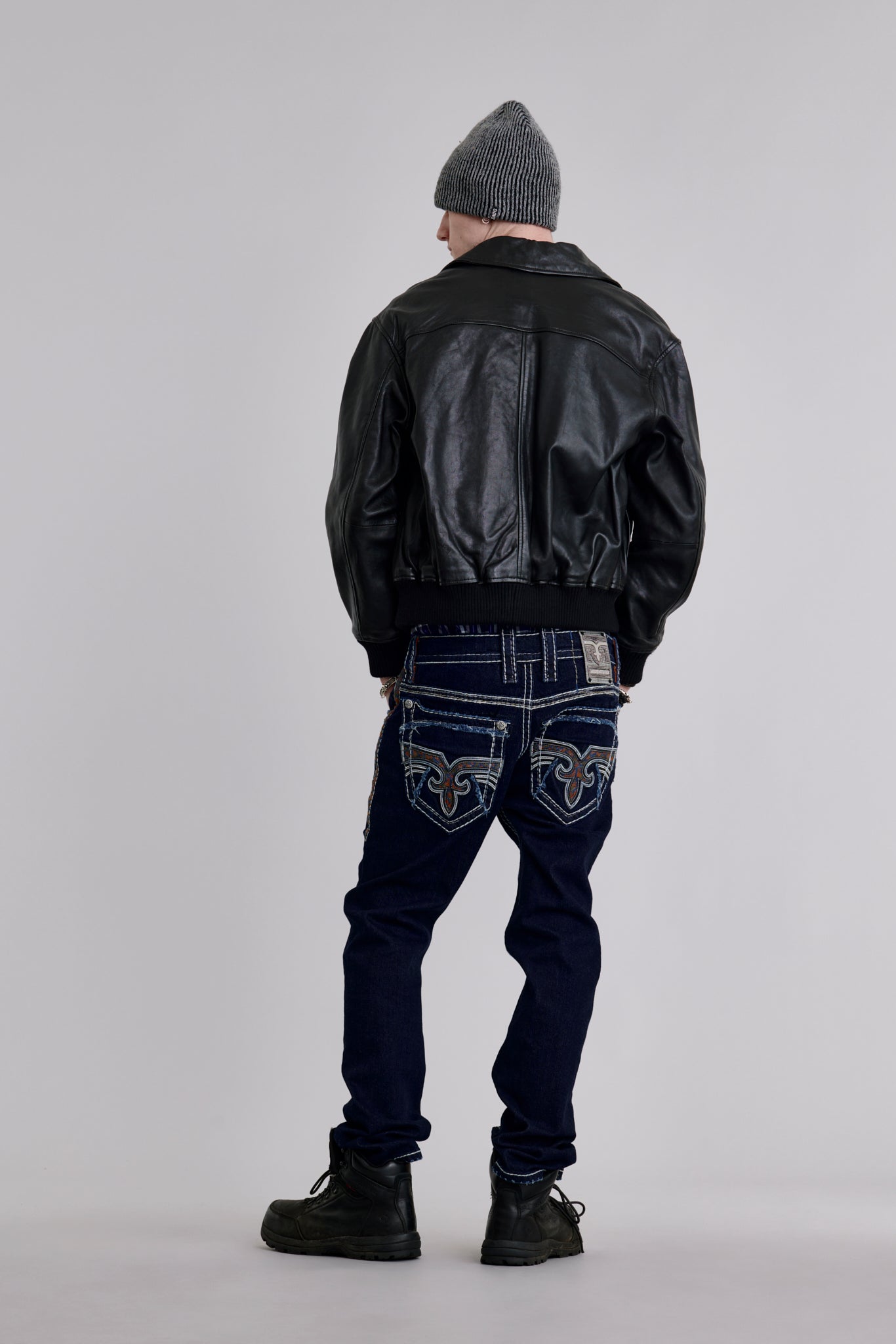 Isaiah Straight Jeans in Dark Blue