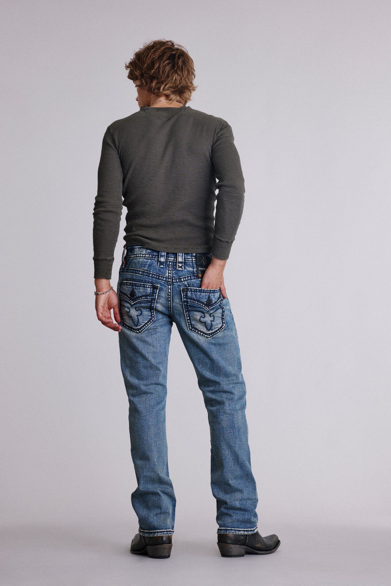 Titan Relaxed Straight in Medium Wash