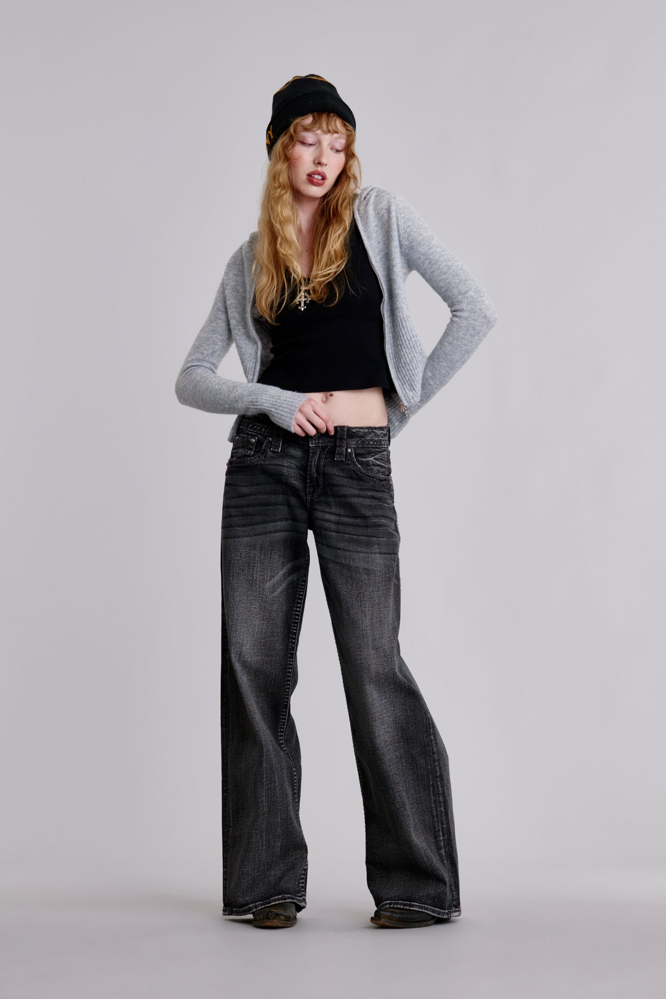 Titania Low-Rise Baggy Jeans in Vintage Black