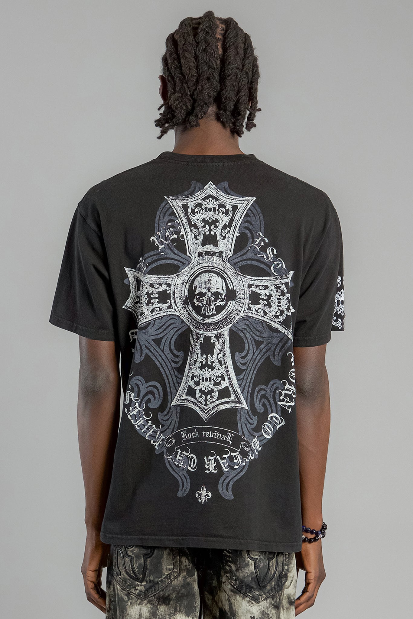 Cross Forme Tee in Black Dust/White