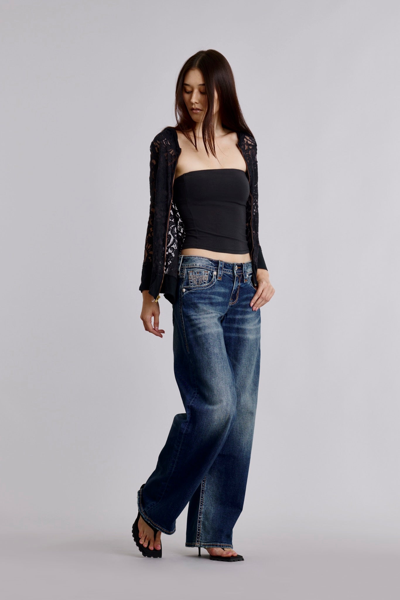 Titania Low-Rise Baggy Jeans in Dark Wash