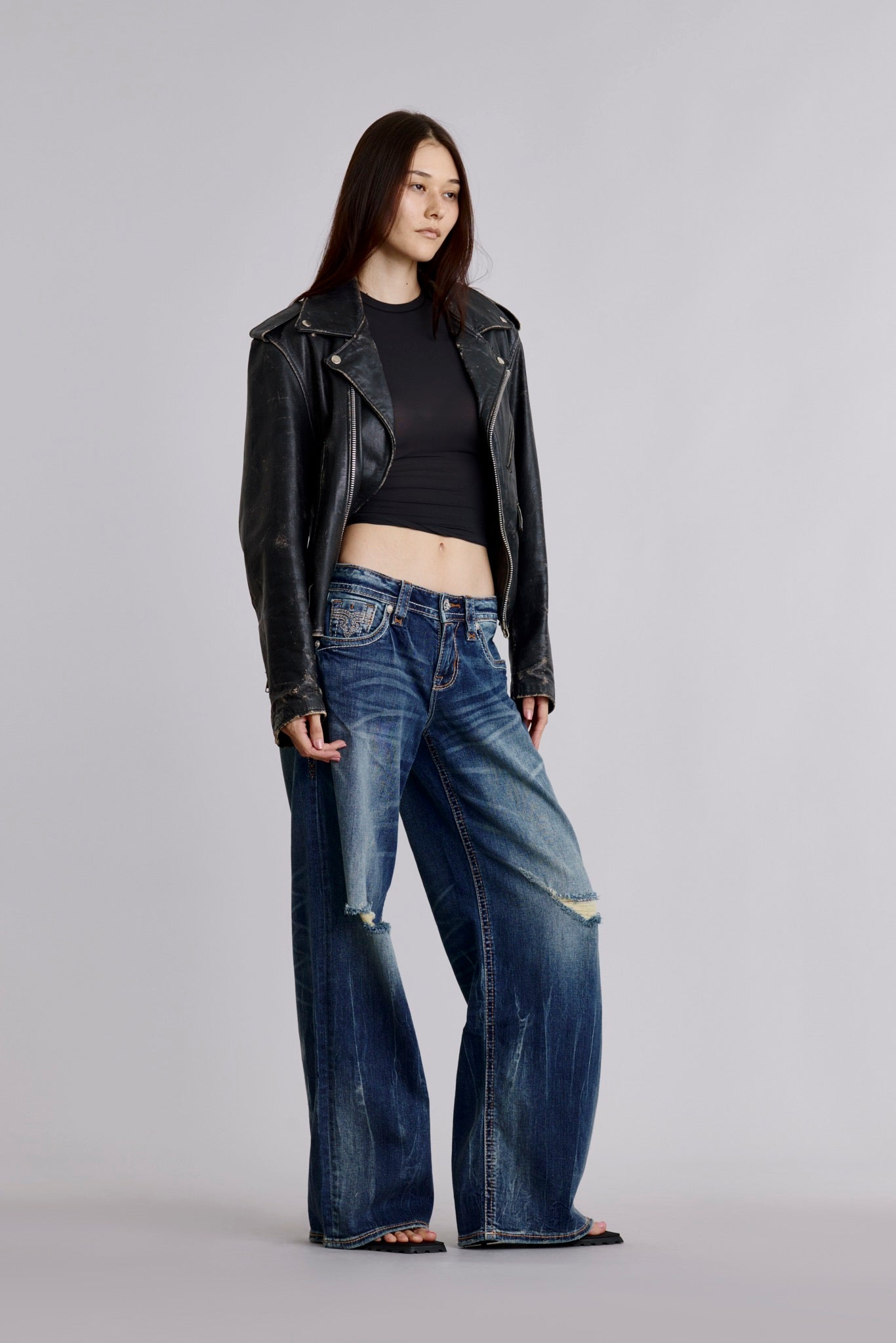 Titania Low-Rise Baggy Jeans in Distress
