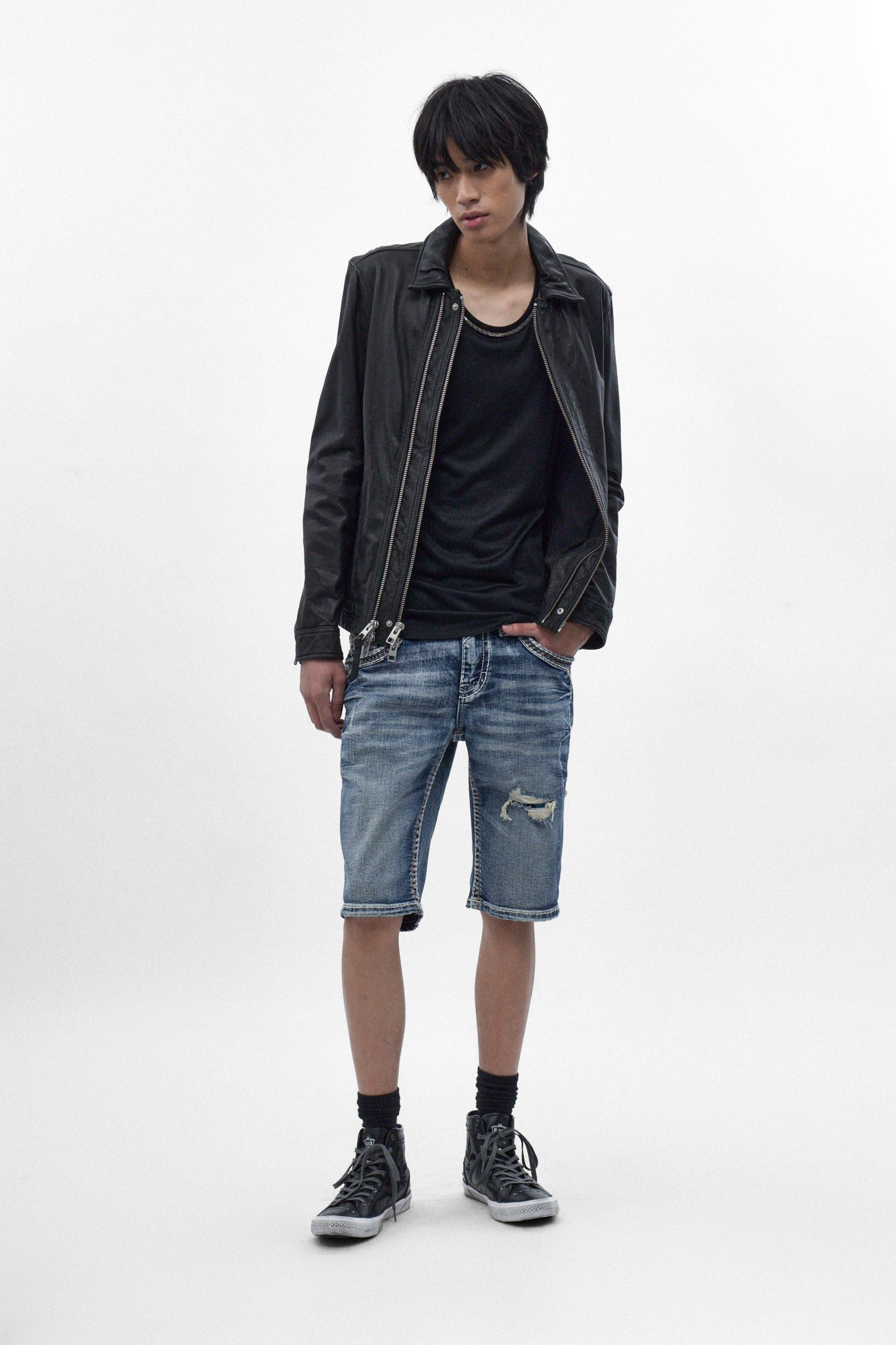 Zayn Denim Shorts in Medium Blue